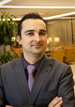Alejandro Rodríguez Gutiérrez, director comercial del Hotel Bécquer.