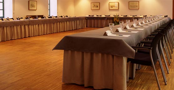 Paradores ofrece salas de reuniones para cualquier tipo de reunión.