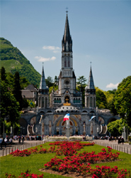 Lourdes, en el sur de Francia, es uno de los principales destinos turísticos del país galo.