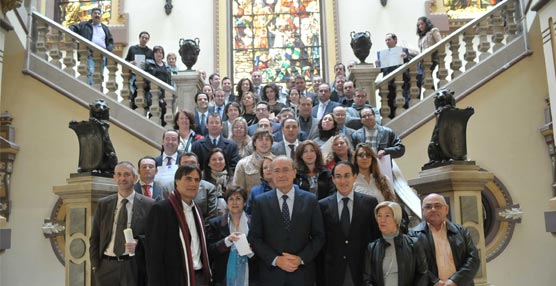 El alcalde de Málaga con los empresarios que han recibido el distintivo del SICTED.