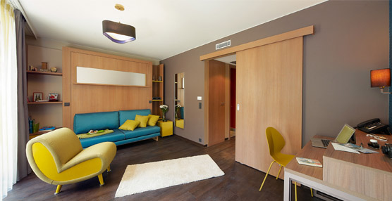 El aparthotel ofrece desde estudios para dos personas hasta apartamentos para acoger hasta cuatro personas.