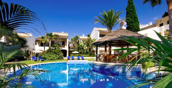 Piscina del BlueBay Banús.
