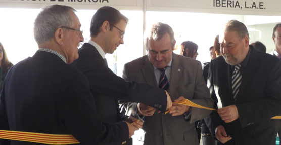 De icquierda a derecha: el vicepreisdente de CEAV, Vicente Blasco; el director general de Turismo de la Comunidad Valenciana, Sebastián Fernández; el director general del ICTE, Fernando Fraile; y el consejero delegado del Grupo NEXO, Carlos Ortiz.