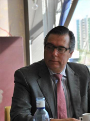 José Carlos Escribano, presidente de FAHAT, entidad que representa a 3.400 establecimientos (unas 350.000 plazas), agrupando a las asociaciones de las ocho provincias.  