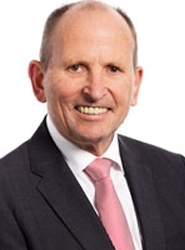 El presidente interino de la Asociación es Hugh Morgan.