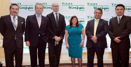 Responsables del Gobierno de Ecuador y directivos de Viajes El Corte Inglés en la inauguración de la sucursal.