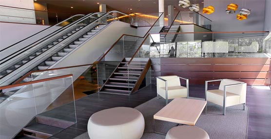 Algunos espacios interiores del PortAventura Convention Centre.