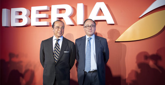 El presidente de Iberia, Antonio Vázquez, junto al consejero delegado, Luis Gallego.