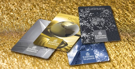 Las tarjetas del programa de fidelización Skywards de Emirates.