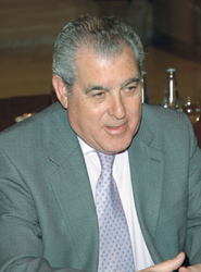 Antonio Távora preside ASET.