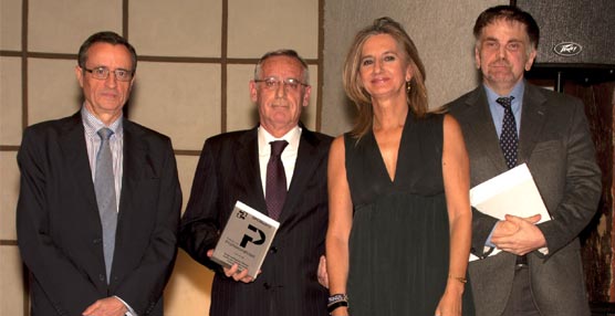 El vicepresidente de OPC Madrid, Manuel Carrilero, junto a Pablo Vila, Matilde Almandoz y Alejandro Caffarini.