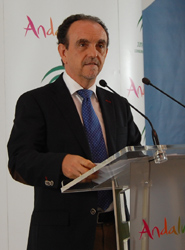 El consejero de Turismo y Comercio, Rafael Rodríguez.