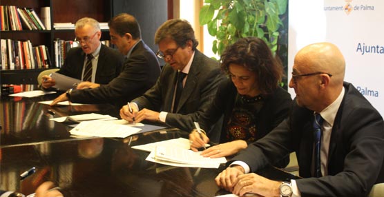 La formalización del préstamo entre el Ayuntamiento de Palma y las entidades financieras.
