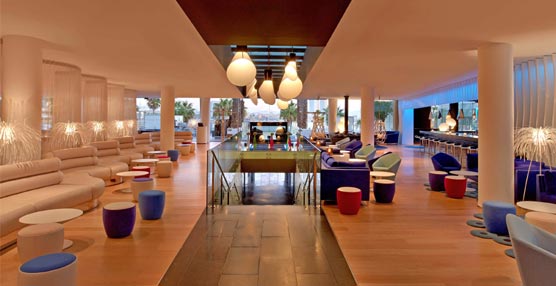 El nuevo W Lounge que ha creado el hotel barcelonés para reunir y socializar a sus clientes.