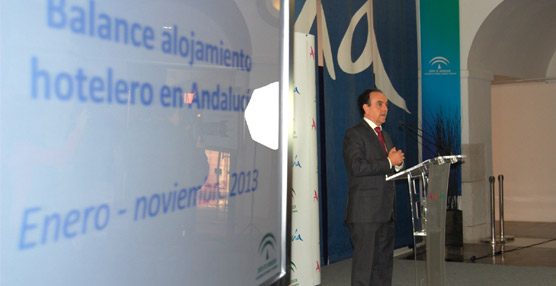 El consejero andaluz durante la presentación de los resultados.