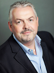 El vicepresidente de Norwegian Cruise Line, Francis Riley.