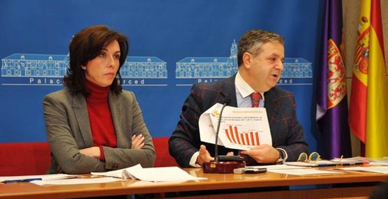 Salvador Fuentes explicando el presupuesto de la Diputación de Córdoba para 2014.