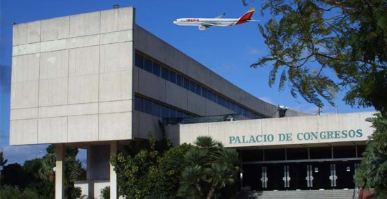Iberia se convertirá en transportista oficial de los participantes en congresos, ferias y eventos que se celebren en el recinto de congresos.