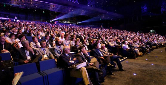 Los delegados que asisten a los congresos en Barcelona son potenciales clientes de los servicios de la ciudad.