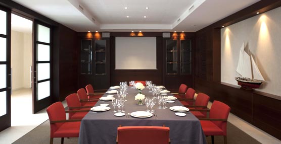 Una de las salas de reuniones disponibles en el hotel Dolce Sitges.