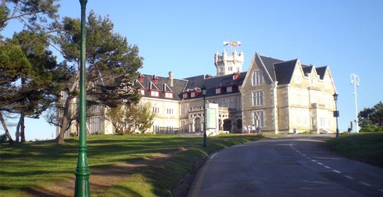 Subida al Palacio de la Magdalena de Santander.