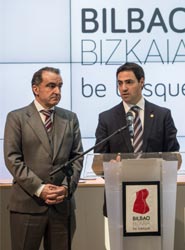 Mariano Gómez e Imanol Pradales en la feria ITB de Berlín.