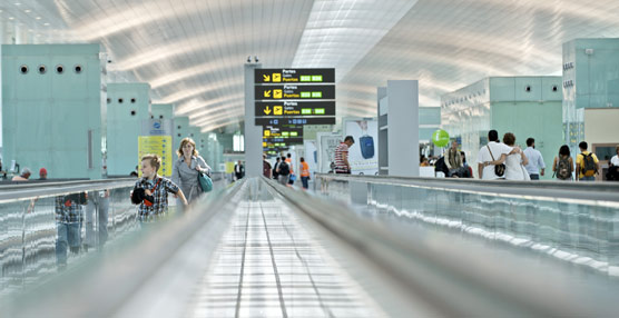 La deuda neta de Aena Aeropuertos baja al cierre de 2013 hasta 11.394 millones de euros.