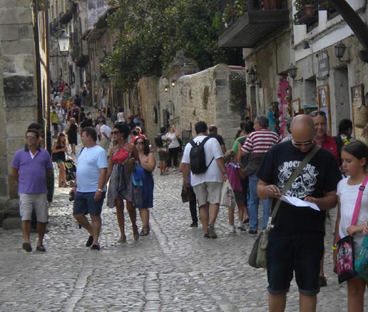 Espa&ntilde;a recibir&aacute; m&aacute;s de 17 millones de turistas en el segundo trimestre gracias a la celebraci&oacute;n de la Semana Santa en abril