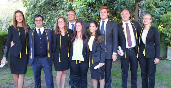 Nueve estudiantes de Les Roches Marbella son investidos en la Fraternidad hotelera Eta Sigma Delta