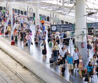 El AVE supera por quinto mes consecutivo al avión en el mercado doméstico y crece cerca de un 16% en el acumulado del año