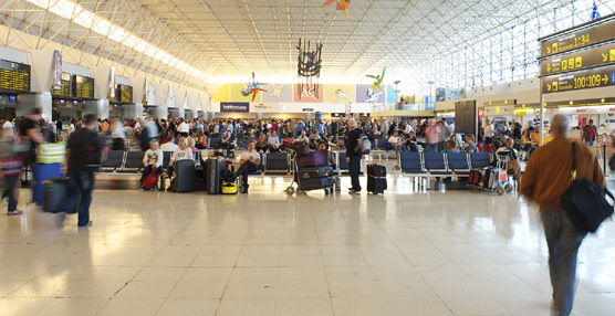 Los pagos para viajar al extranjero aumentan por decimotercer mes consecutivo, alcanzando los 1.263 millones en junio