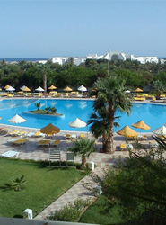 Piscina del hotel.