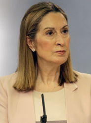 Ana Pastor es ministra de Fomento.