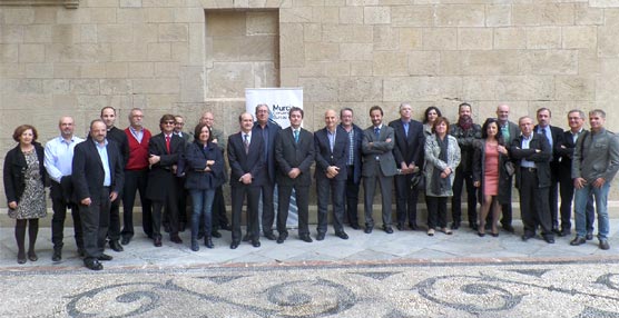 Los responsables de la Oficina de Congresos de Murcia con los representantes del Hospital Reina Sofía.