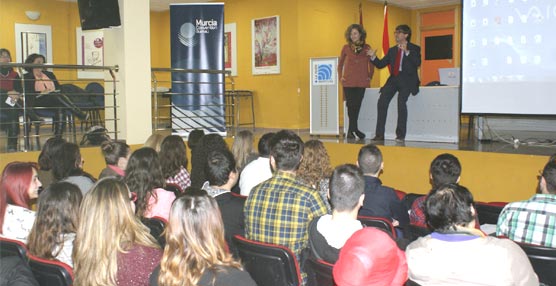 La Oficina de Congresos de Murcia muestra a estudiantes de Turismo la importancia del Sector MICE en la econom&iacute;a de la ciudad