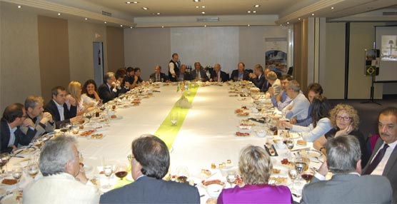 La comida con agentes de incentivos y organizadores de congresos.