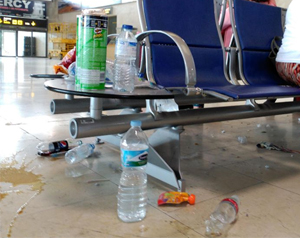 Los hoteleros canarios 'urgen' a que se ponga fin a la huelga de limpieza en el aeropuerto de Los Rodeos en pleno arranque de campaña
