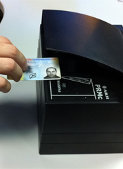 Un lector automático de DNI.