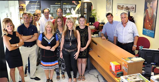 La visita de la alcaldesa de Jerez, Mamen Sánchez, a la Oficina de Turismo.