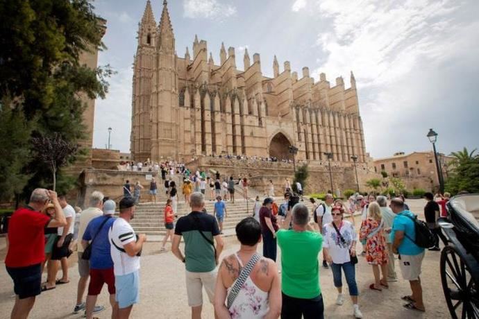 Turistas en España.