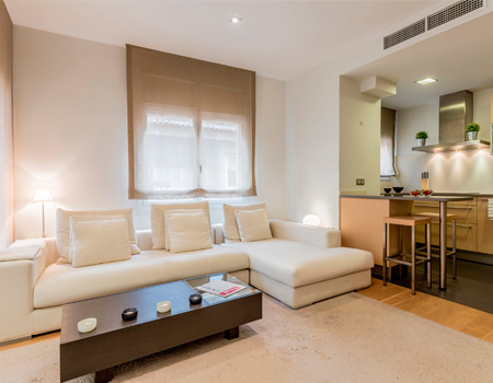 PSOE y Sumar pactan un IVA del 21% para los apartamentos turísticos