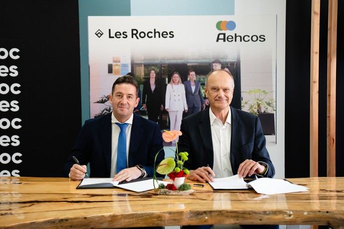 Les Roches y Glion firman un acuerdo con Aehcos en pro de la formación
