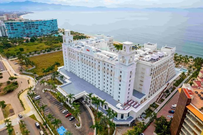 La cadena RIU Hotels &amp; Resorts recibe el galardón #SomosÁvoris