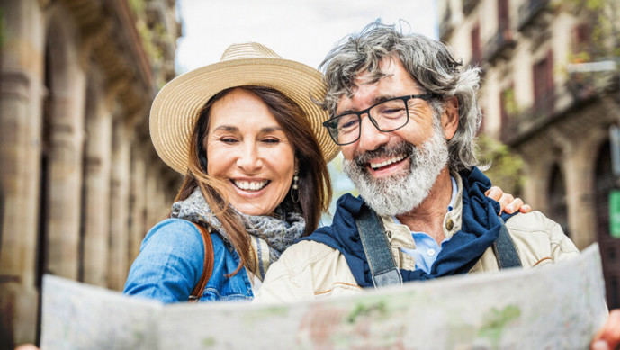 Club de Vacaciones o Azul Marino, opciones en turismo senior frente al Imserso