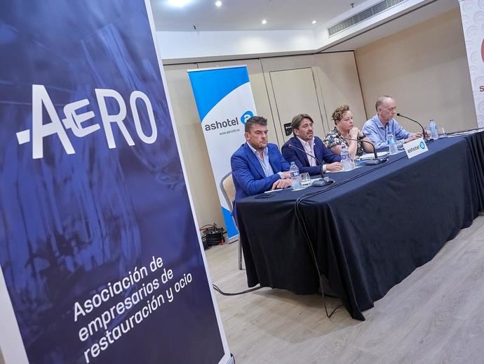 Ashotel y AERO instan a los sindicatos hosteleros a abrir la negociación colectiva