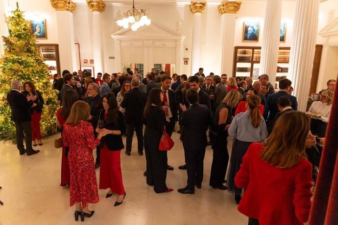AEHM reúne a 150 asistentes en su tradicional networking navideño