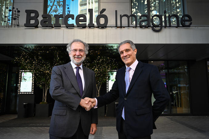 Barceló llega a un acuerdo con Endesa para instalar puntos de recarga