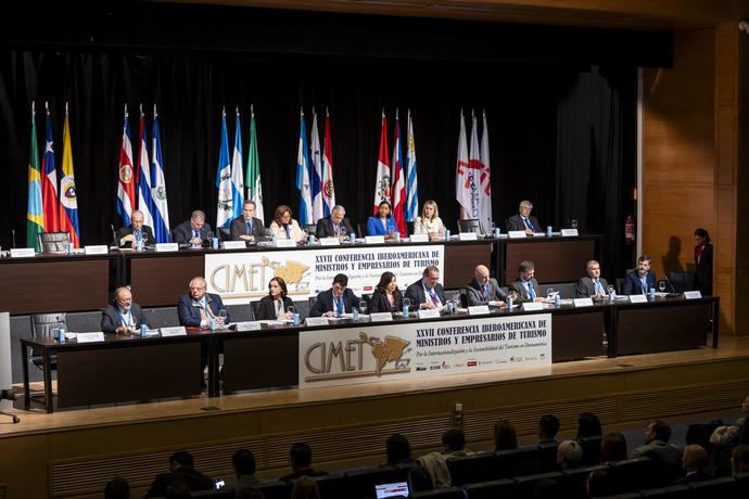 El empresariado debate las claves del Sector con los ministros de Iberoamérica