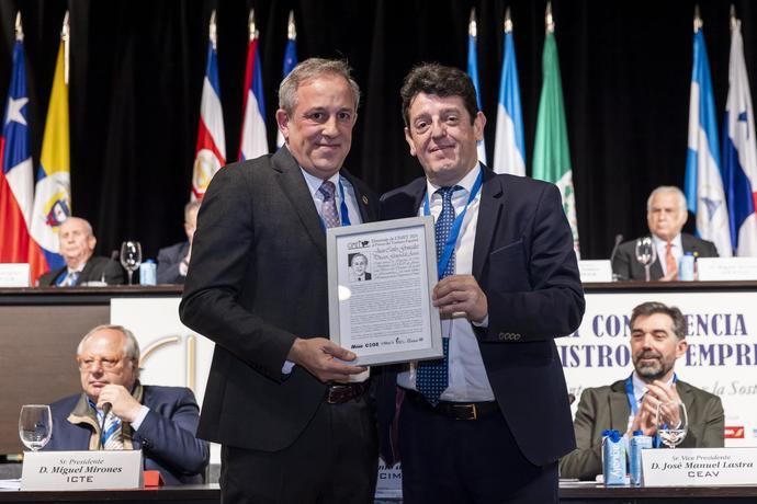 CIMET otorga la Insignia de Oro y Brillante a Juan Carlos González, CEO de Ávoris