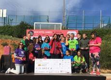 Momento de la entrega del donativo a favor de la Federación Salud Mental Cataluña.